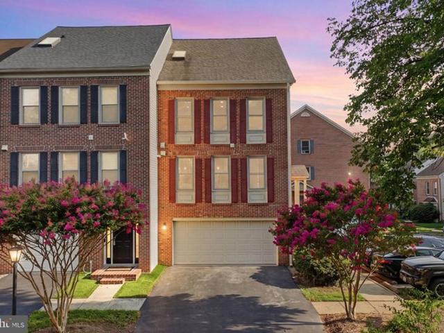 Townhouse for sale in Virginia