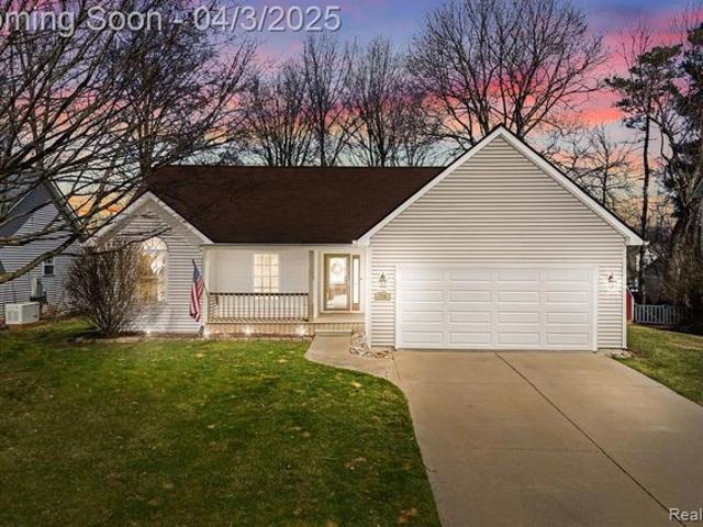 House for sale in Fenton, Michigan