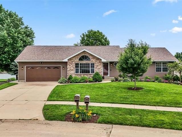 House for sale in Linn, Iowa