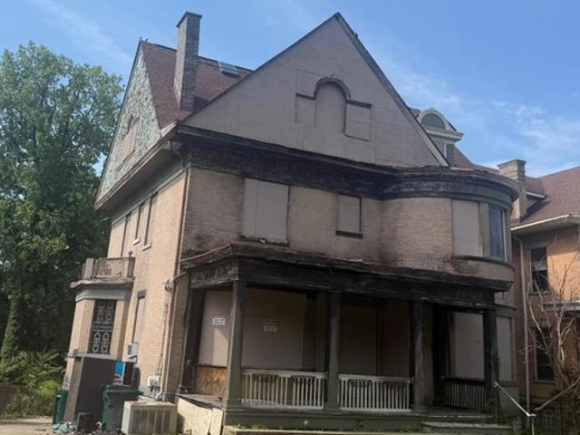 House for sale in Avondale, Roselawn