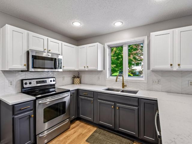House for sale in Carver Creek, Carver