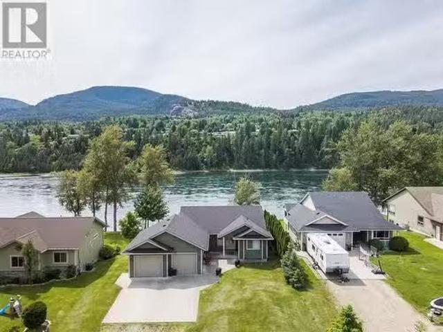 House for sale in Ootischenia, British Columbia