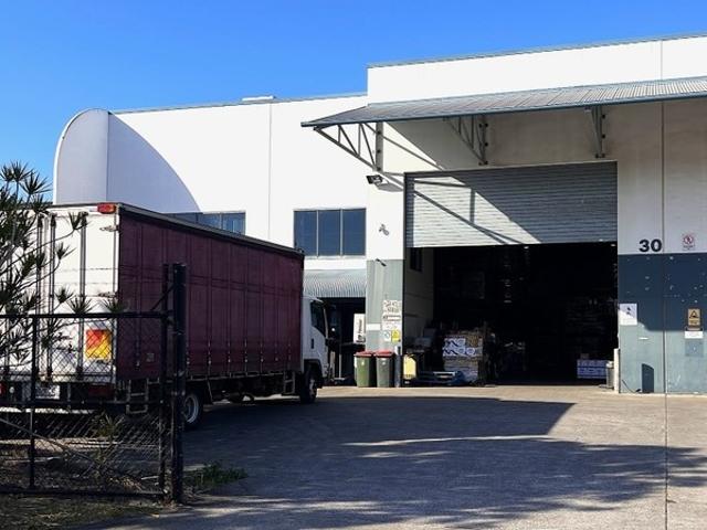 Warehouse for rent in Toombul, Queensland