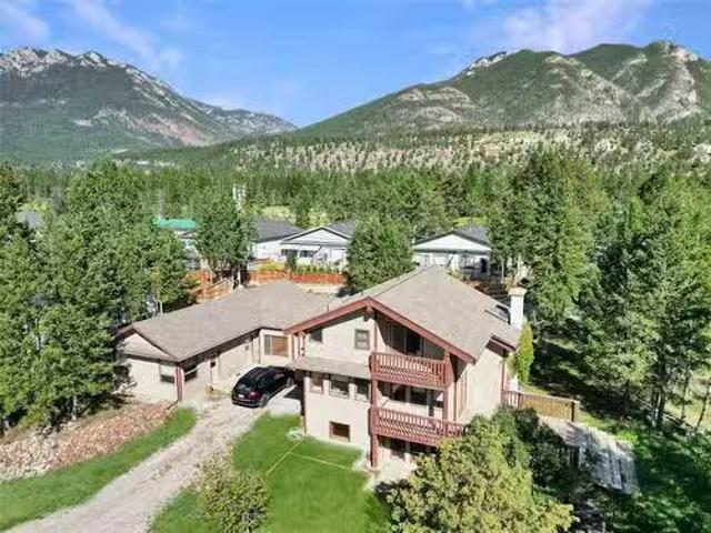 House for sale in Radium Hot Springs, British Columbia