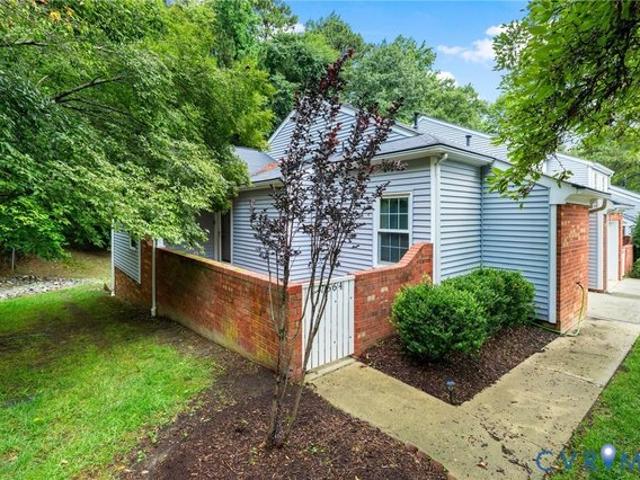 Townhouse for sale in Virginia