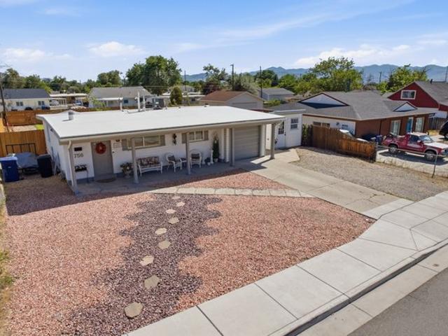 House for sale in Sandy, Utah