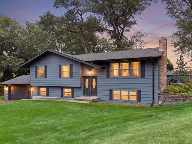 House for sale in Commons, Shoreview