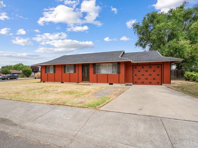 House for sale in Oregonia
