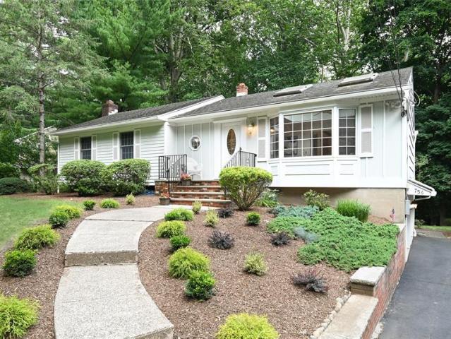 House for sale in Franklin Lakes, New Jersey