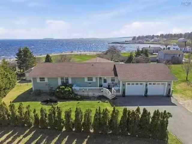 House for sale in East River Point, Lunenburg County