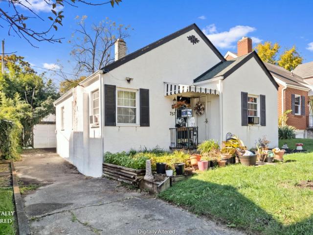 House for sale in Rossville Historic District, Hamilton