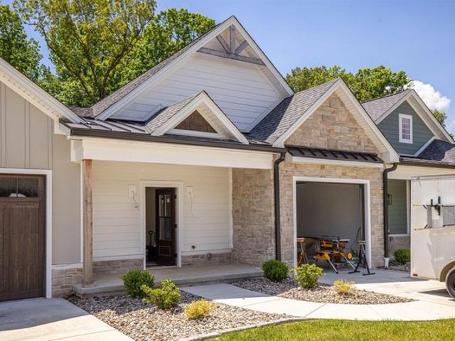 Townhouse for sale in Grand Rivers, Kentucky