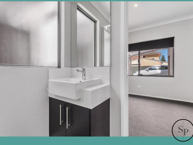 Apartment for sale in Parklands, Western Australia