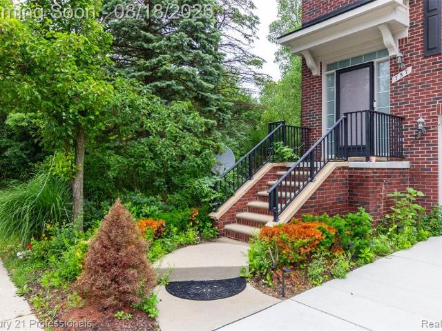 Condo for sale in Troy, Michigan