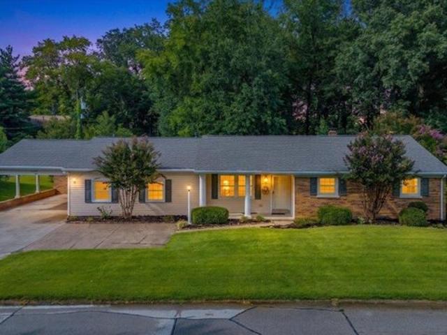 House for sale in Newburgh, Indiana