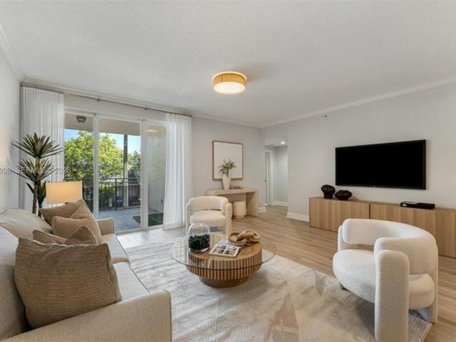 Condo for sale in Pinecrest, Florida