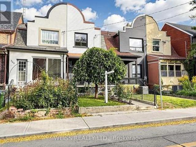 House for sale in Spadina—Fort York, Toronto