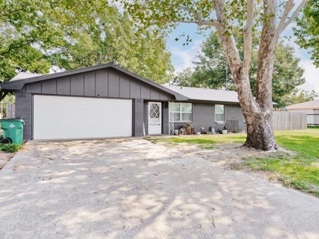 House for sale in Bowie, Texas