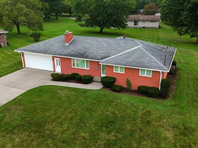 House for sale in Brookfield, Ohio