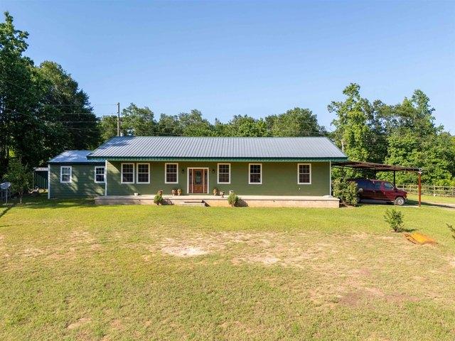 House for sale in Gilchrist, Texas