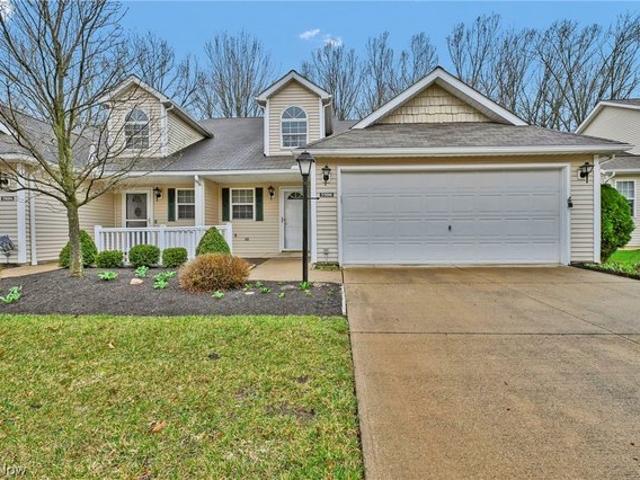 Townhouse for sale in North Olmsted, Ohio