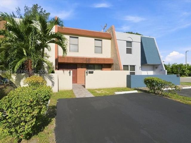 Townhouse for sale in Tamarac, Broward County