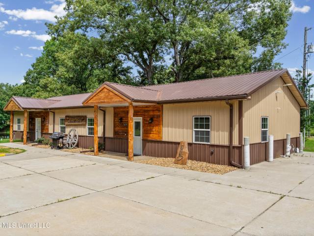 House for sale in Como, Mississippi