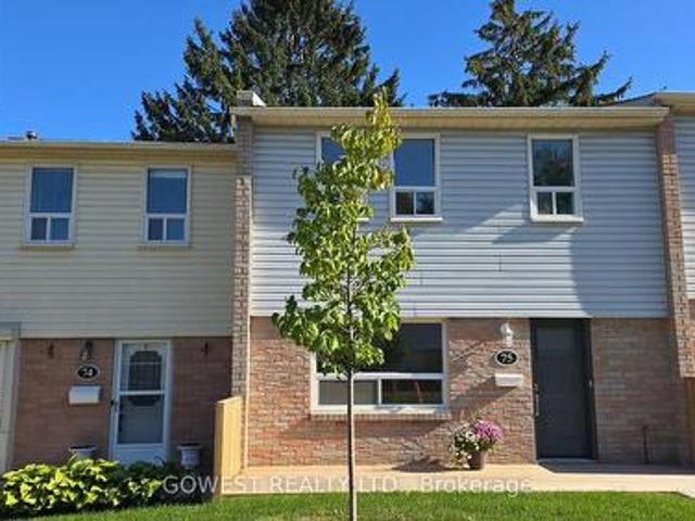 Townhouse for sale in Port Credit, Mississauga