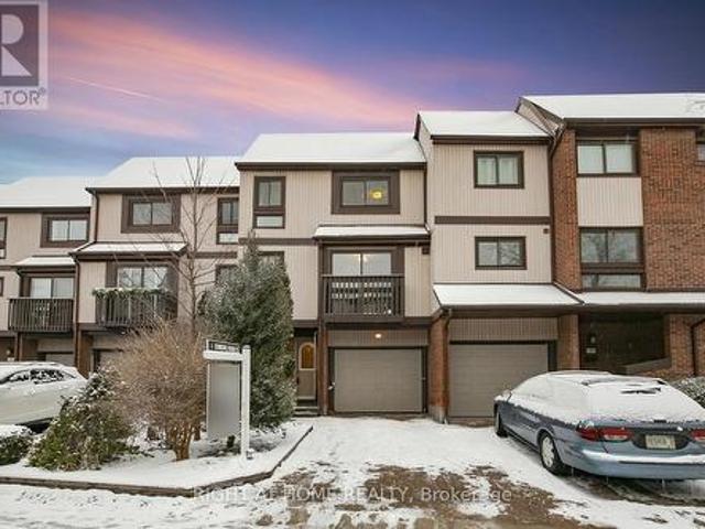Townhouse for sale in Mississauga, Ontario