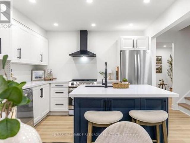 Townhouse for sale in Woburn, Ontario