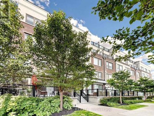 Townhouse for sale in Aurora, Golden Horseshoe