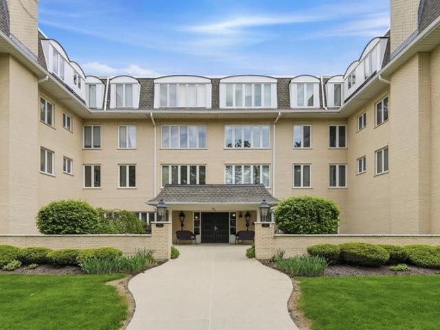 Condo for sale in La Grange, Illinois