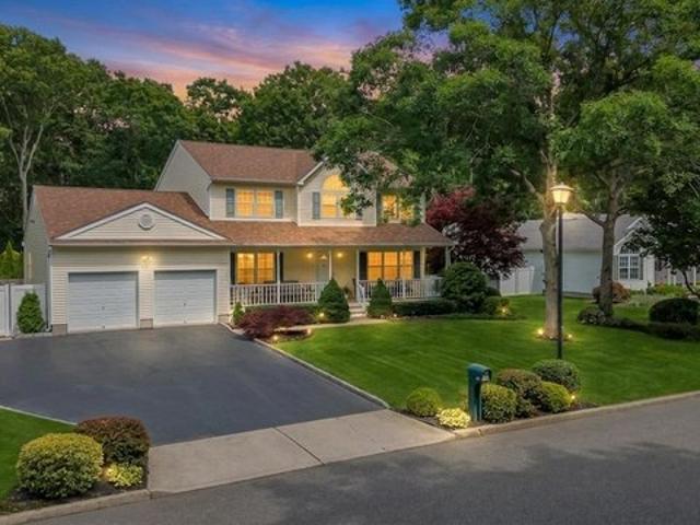 House for sale in Centereach, New York