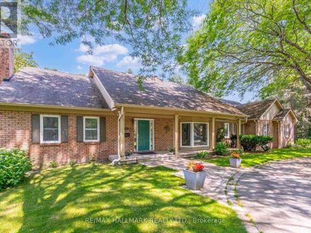 House for sale in Oakville, Ontario