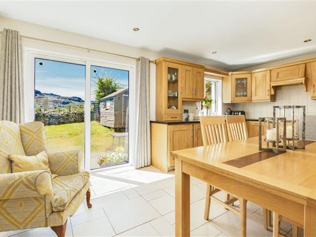 Semi Detached House for sale in Ballysadare