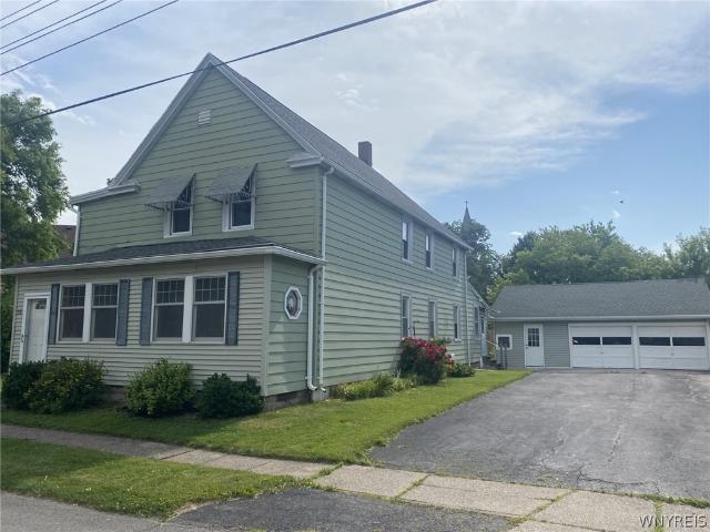 House for sale in Bowmansville, New York