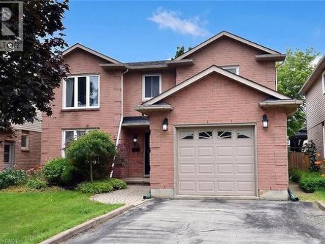 House for sale in Ancaster, Ontario