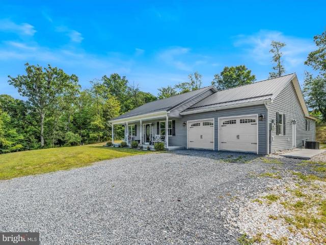 House for sale in Berkeley Springs, West Virginia