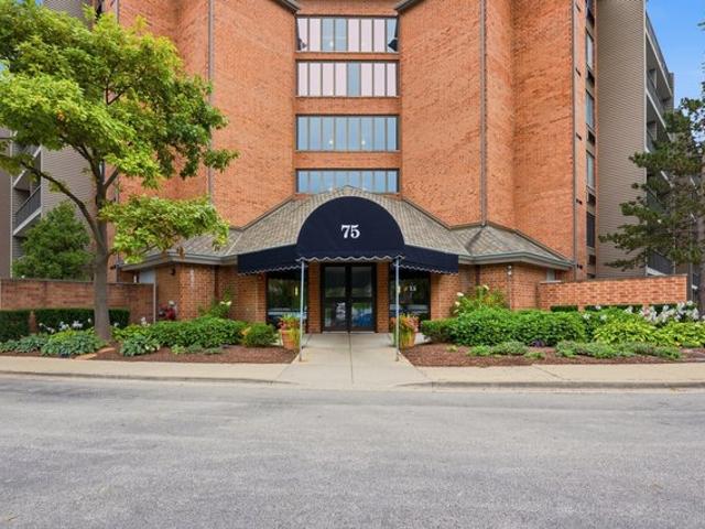 Condo for sale in Schaumburg, Illinois