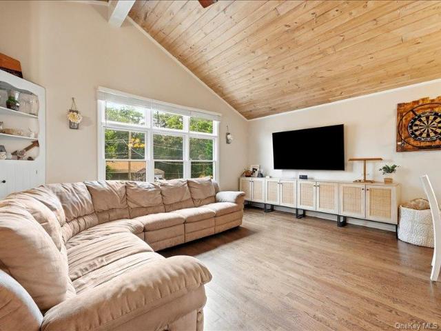 House for sale in Shirley, Town of Brookhaven