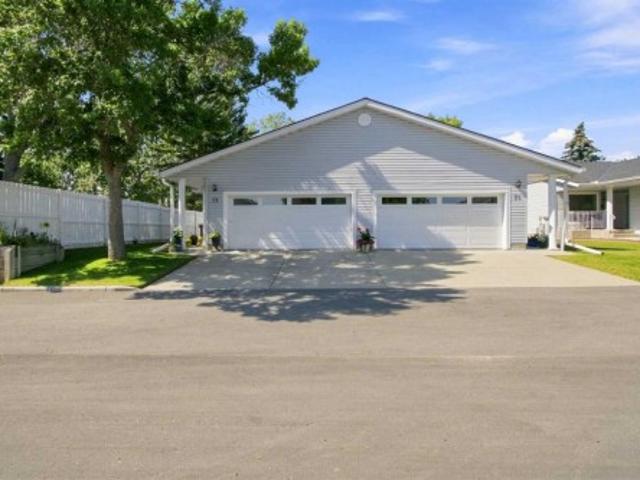 Townhouse for sale in Northwest, Alberta