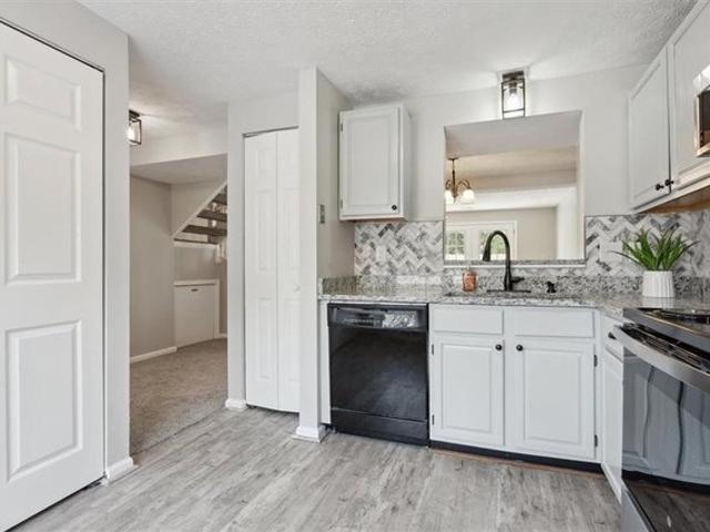 Townhouse for sale in Magruder Commons, Hampton