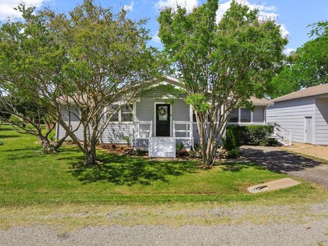House for sale in Pottsboro, Texas
