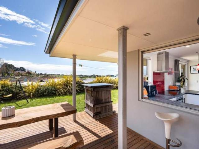 House for sale in Nelson City, Cable Bay