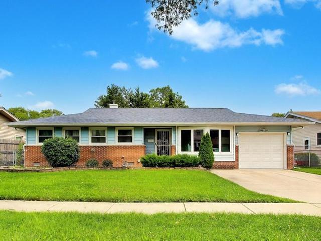 House for sale in Elk Grove Village, Illinois