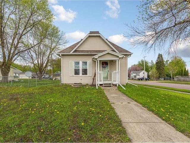 House for sale in Le Center, Minnesota