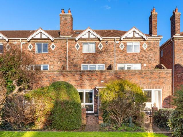 Apartment to rent in Bluebell, North Tipperary