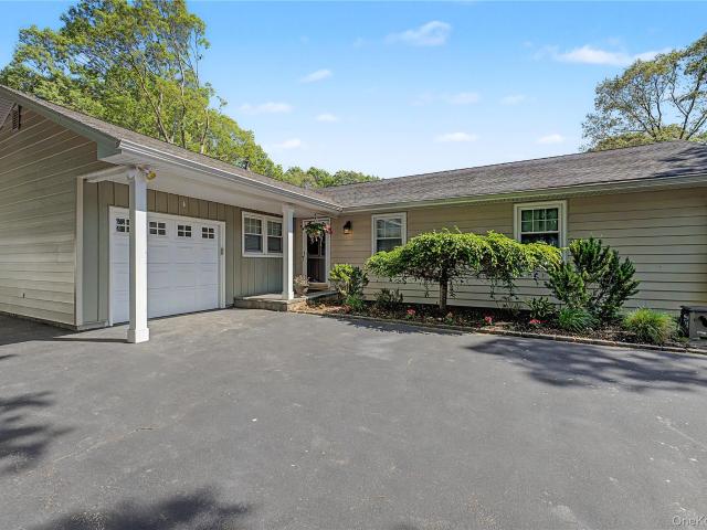 House for sale in Smithtown, New York