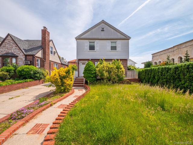 House for sale in Queens, Arverne