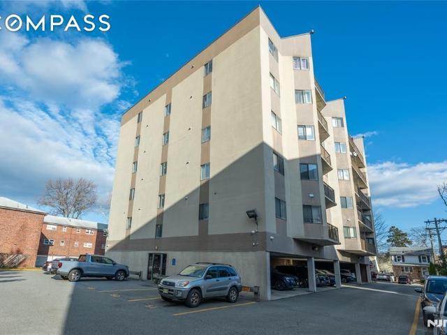 Condo for sale in Hackensack, New Jersey